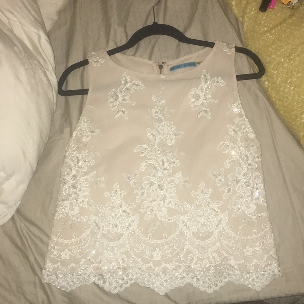 Alice+Olivia Beautiful top 😍